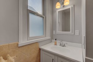 2208 Girard Ave S, Minneapolis, MN 55405, USA Photo 25