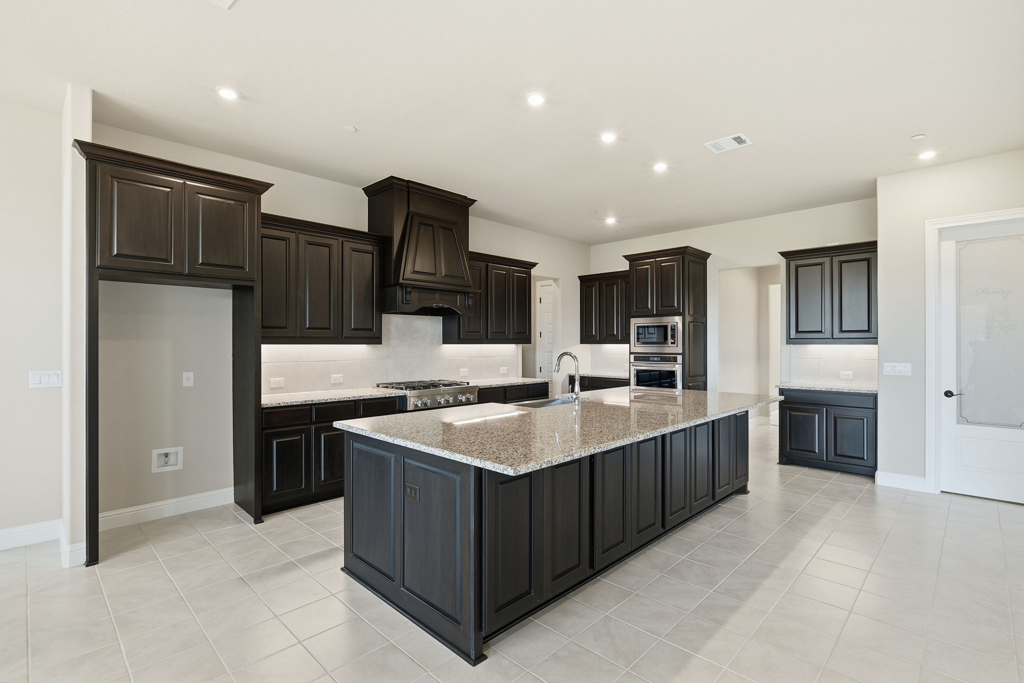 Kitchen/Breakfast Bar