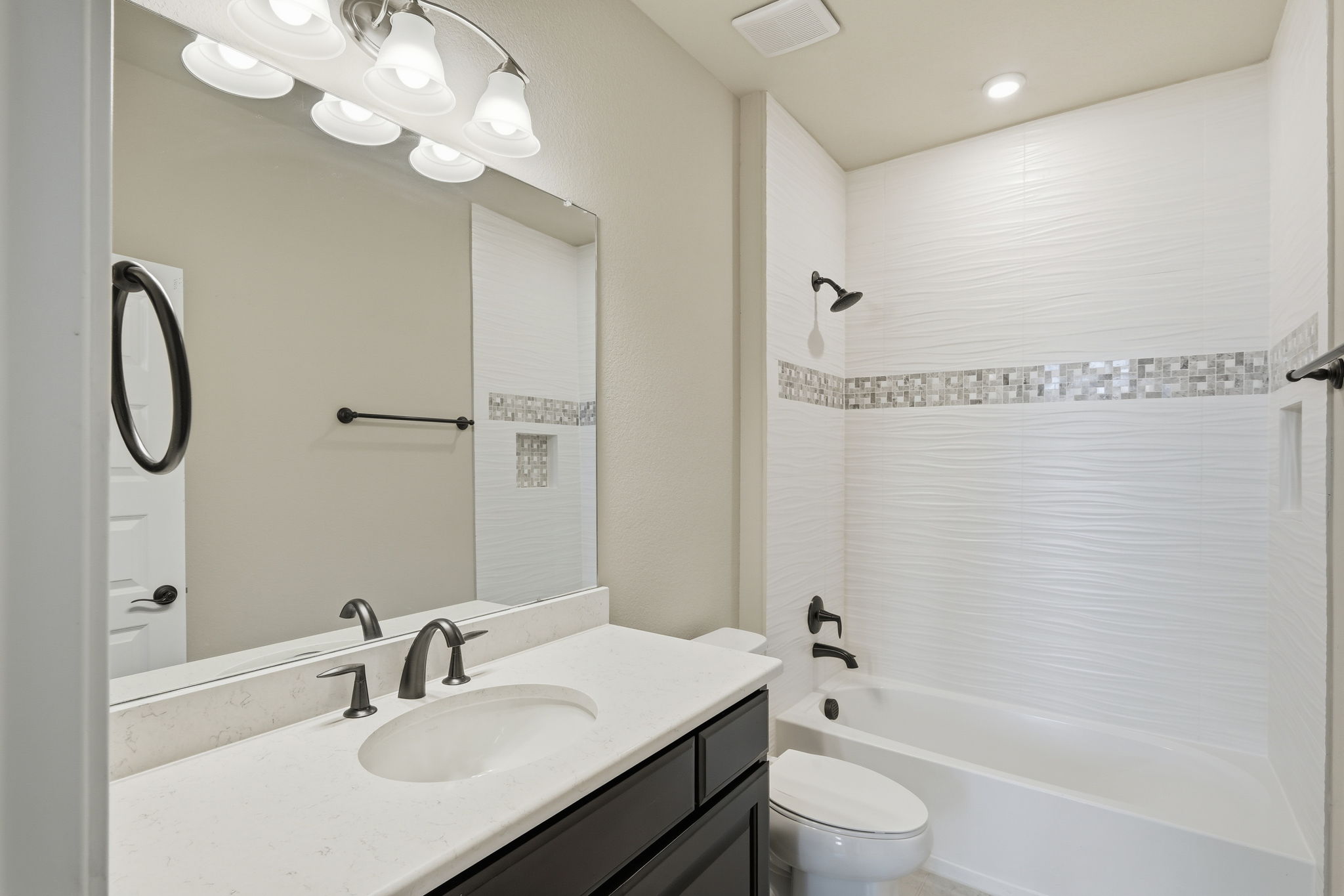 Private Bathroom for Bedroom 3