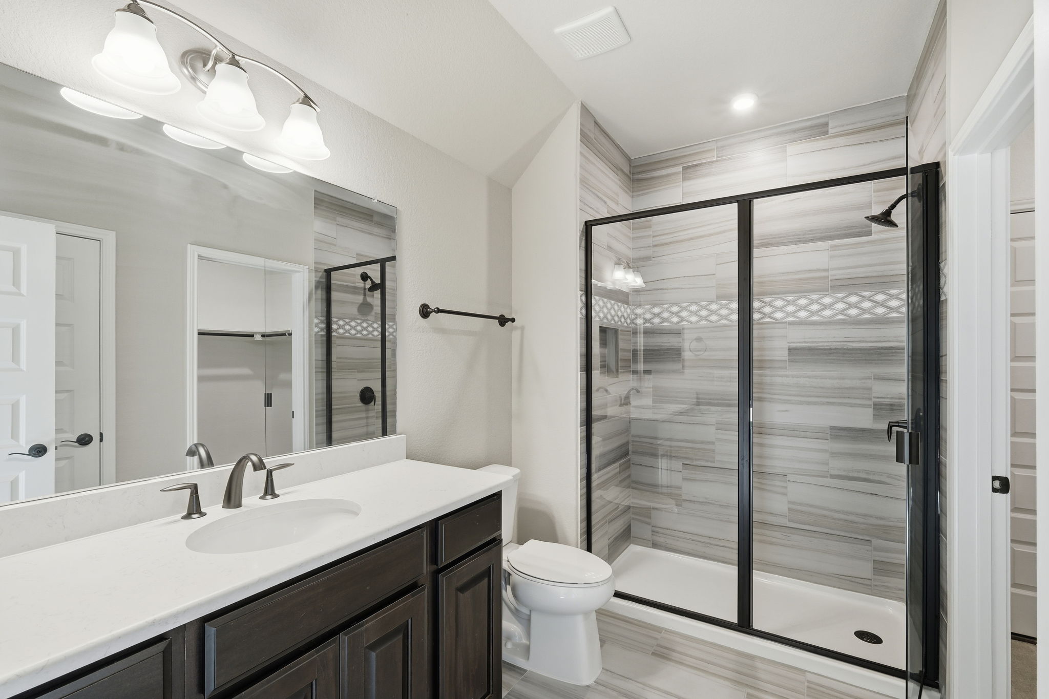 Private Bathroom for Bedroom 5