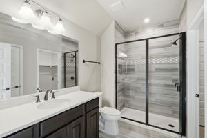 Private Bathroom for Bedroom 5