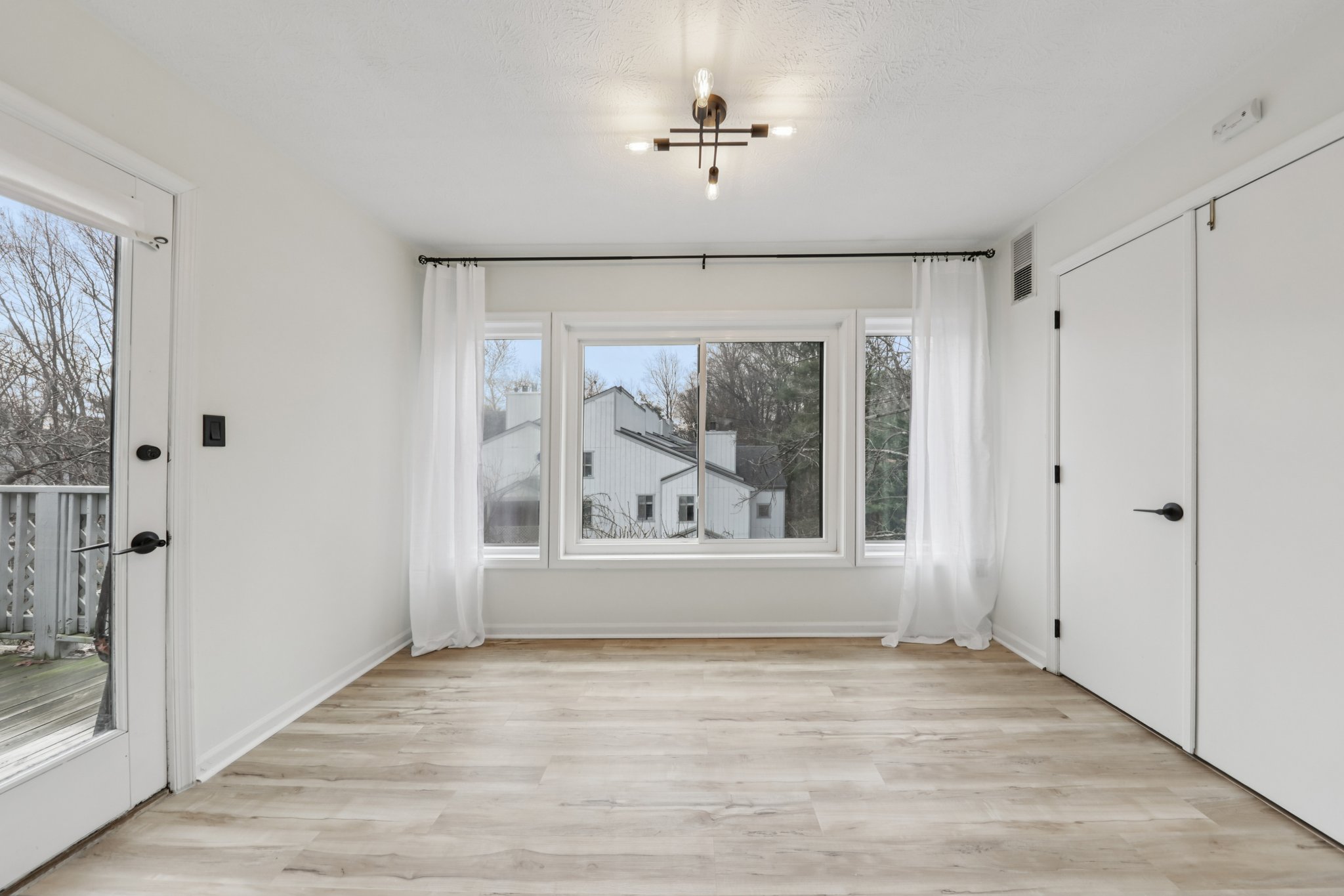 Hunters Run Dr-S1412-019.jpg