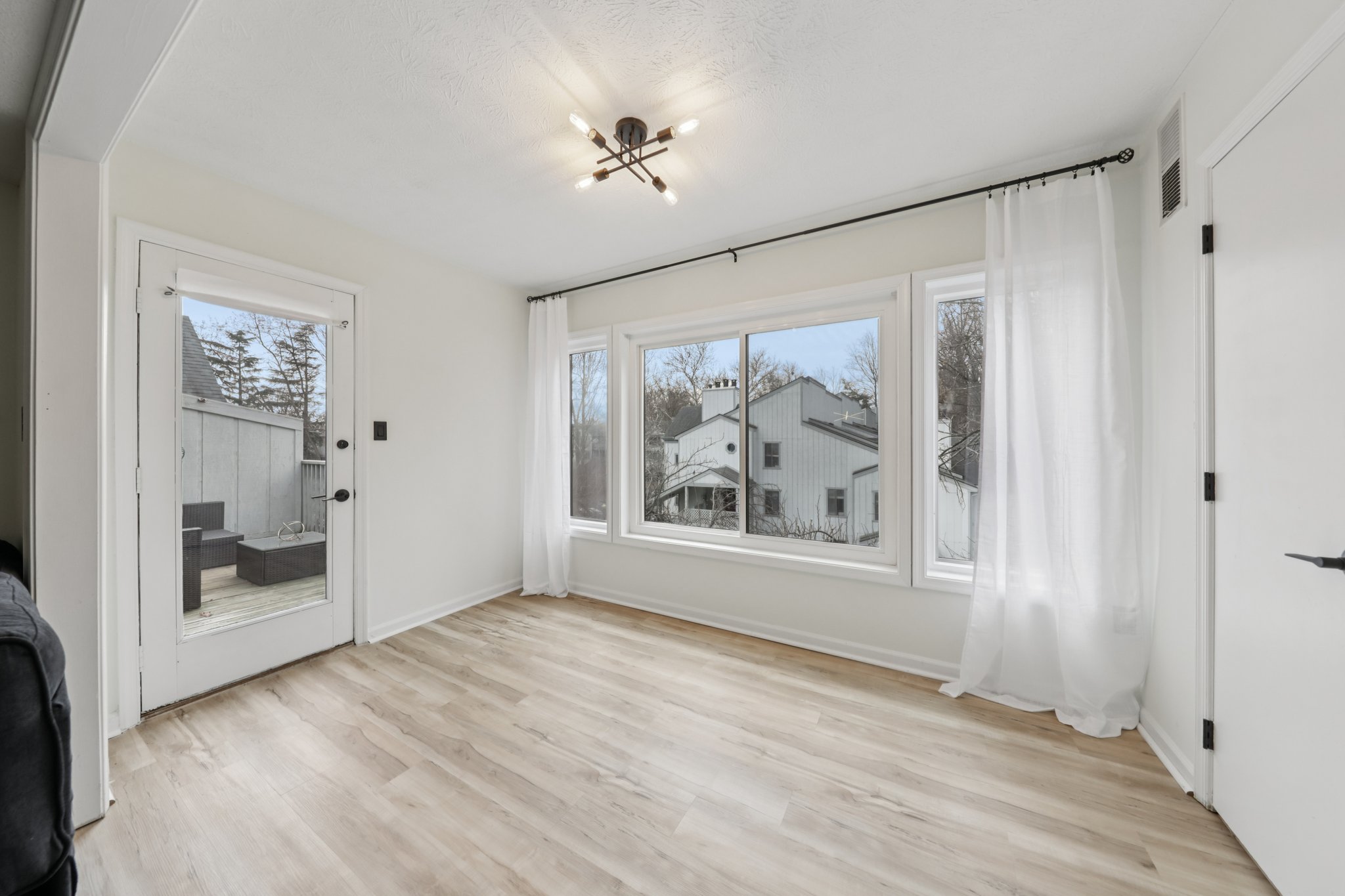 Hunters Run Dr-S1412-020.jpg