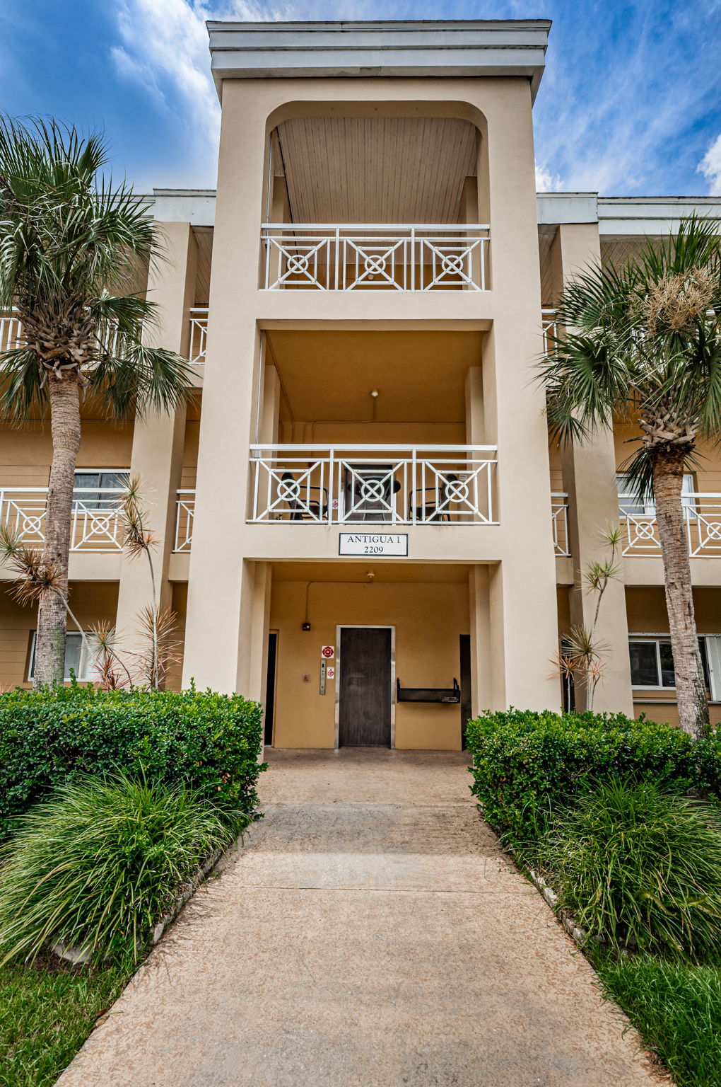 Front Exterior2