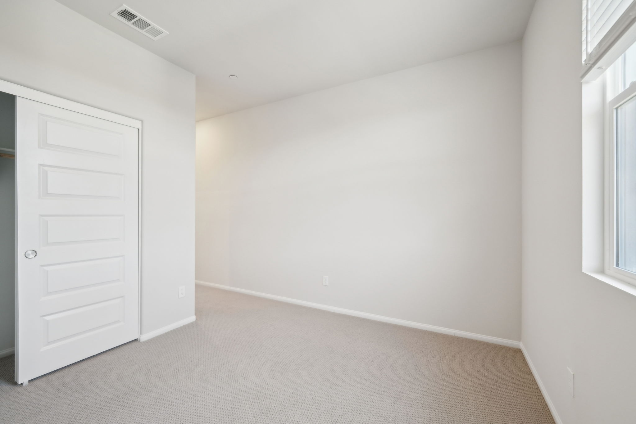 So Cal - The Knoll Community - 221 Aurora Lane Pomona CA 91767-017