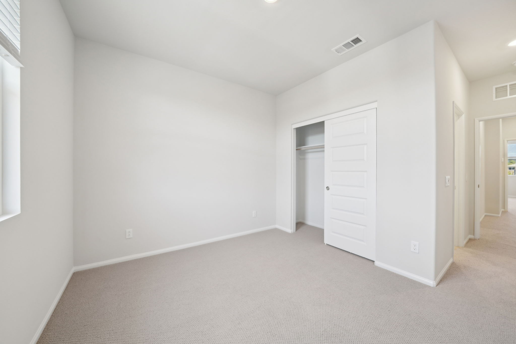 So Cal - The Knoll Community - 221 Aurora Lane Pomona CA 91767-019