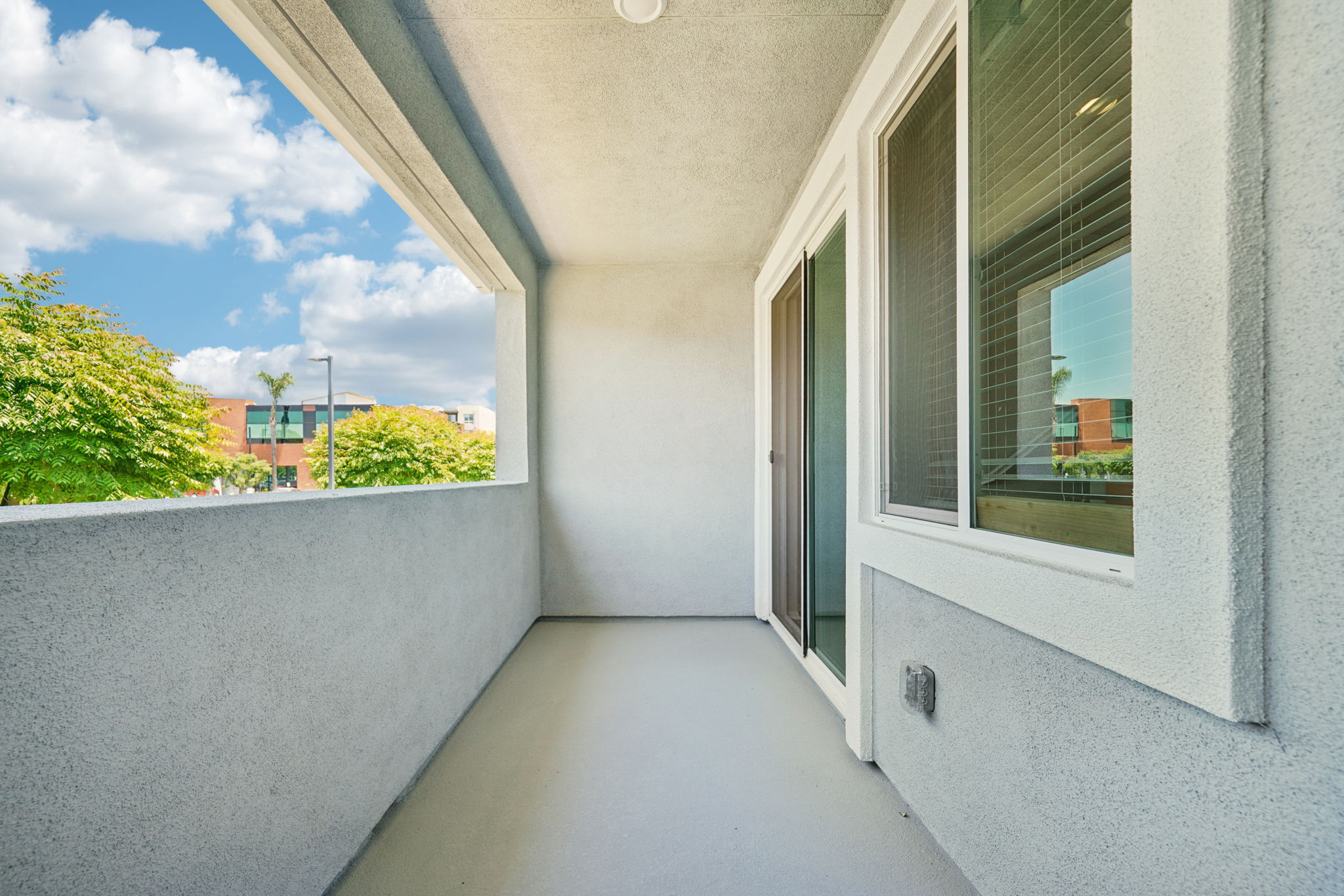 So Cal - The Knoll Community - 221 Aurora Lane Pomona CA 91767-033