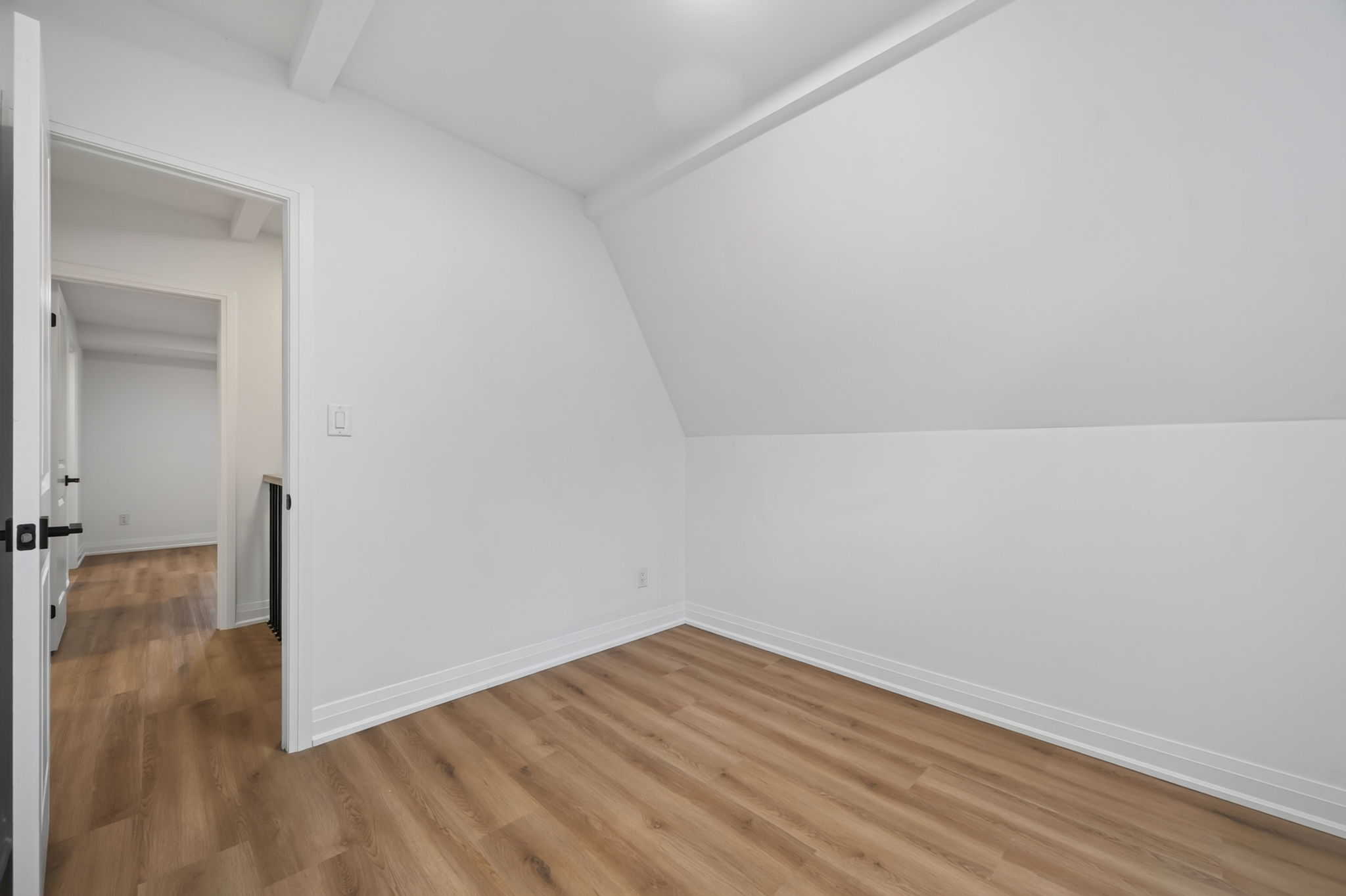 221 Churchill Ave R - GARDEN SUITE Toronto, ON M2R 1E2