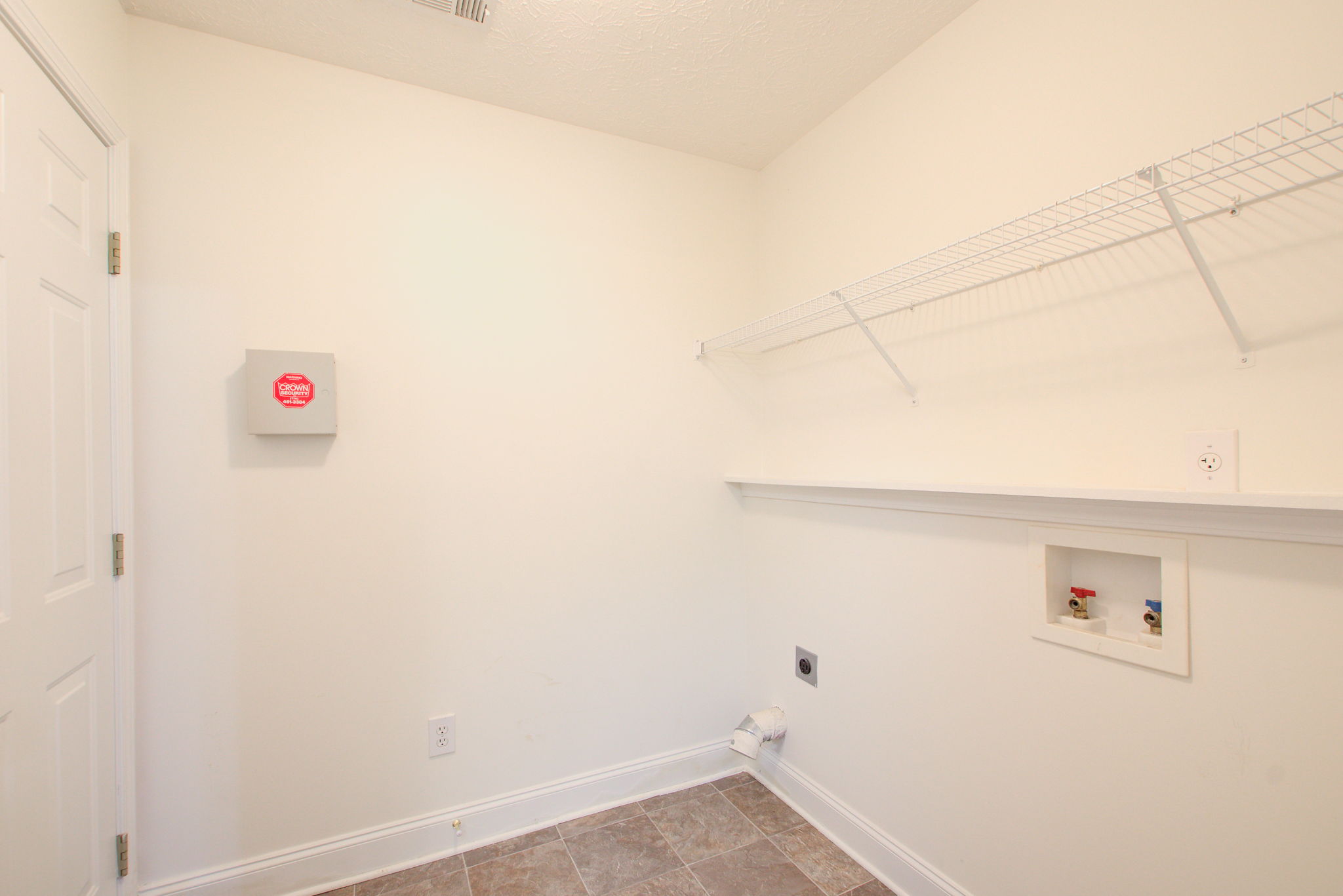 12 Laundry w Garage Access