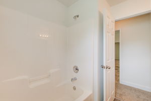 20 Full Bath B Shower Detail