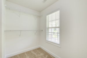 27 Main BR En Suite B Walk In Closet