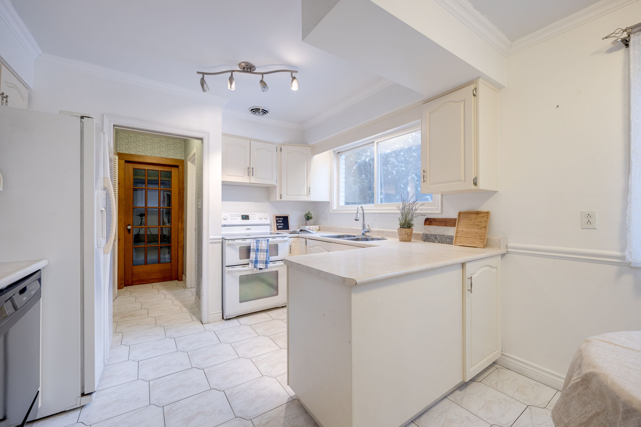 Oshawa property showcase — delivered property photograph 14