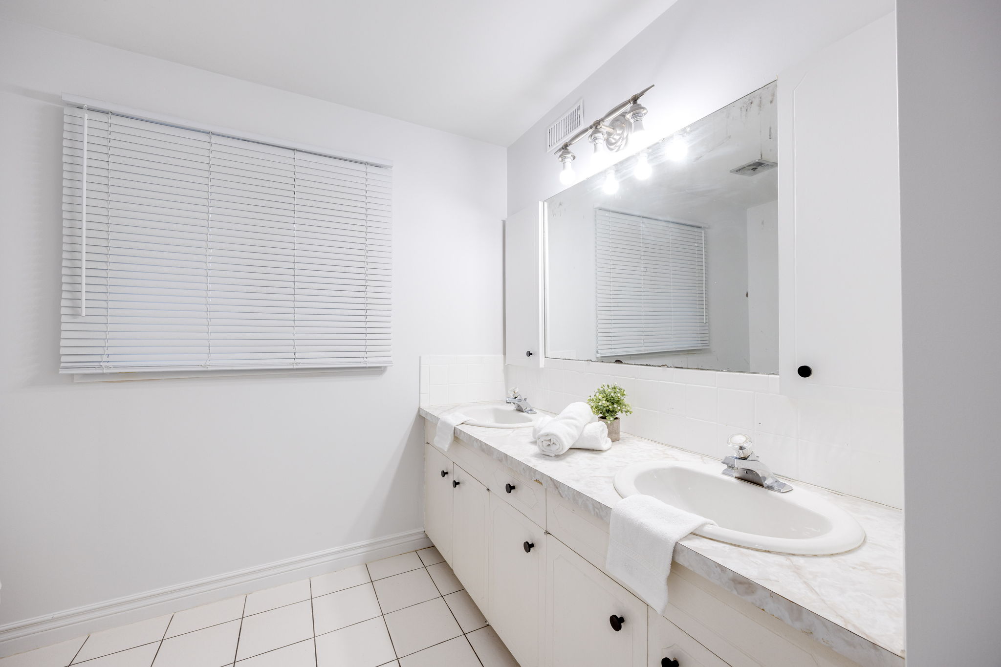 Oshawa property showcase — delivered property photograph 28