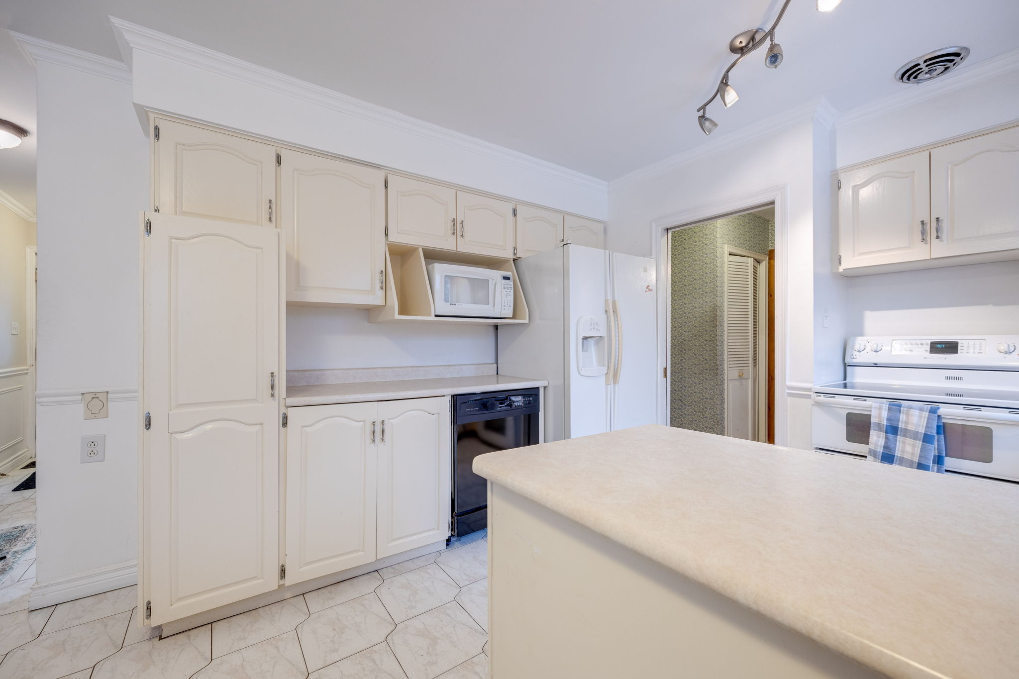 Oshawa property showcase — delivered property photograph 15