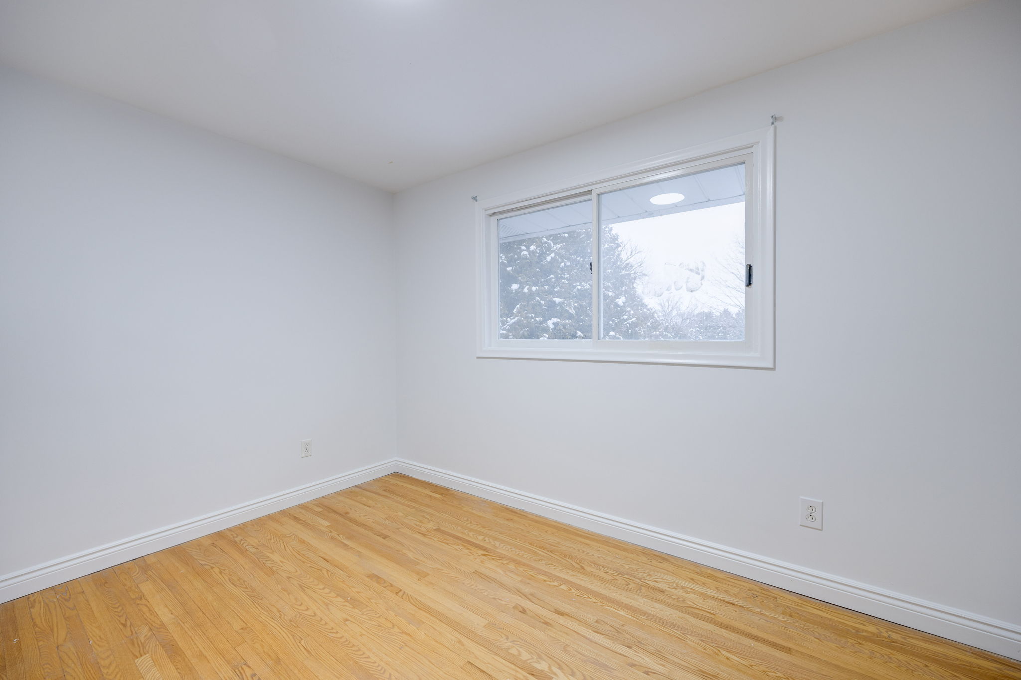 Oshawa property showcase — delivered property photograph 30