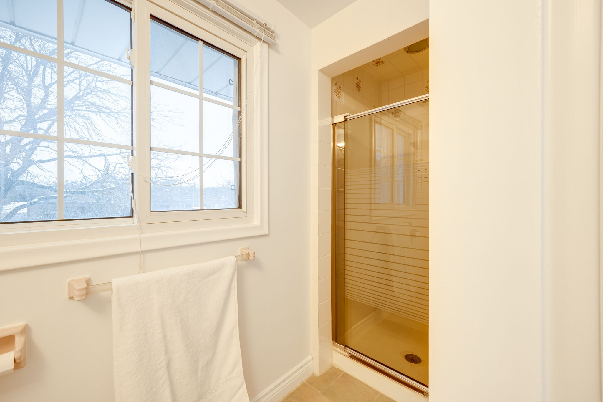 Oshawa property showcase — delivered property photograph 25