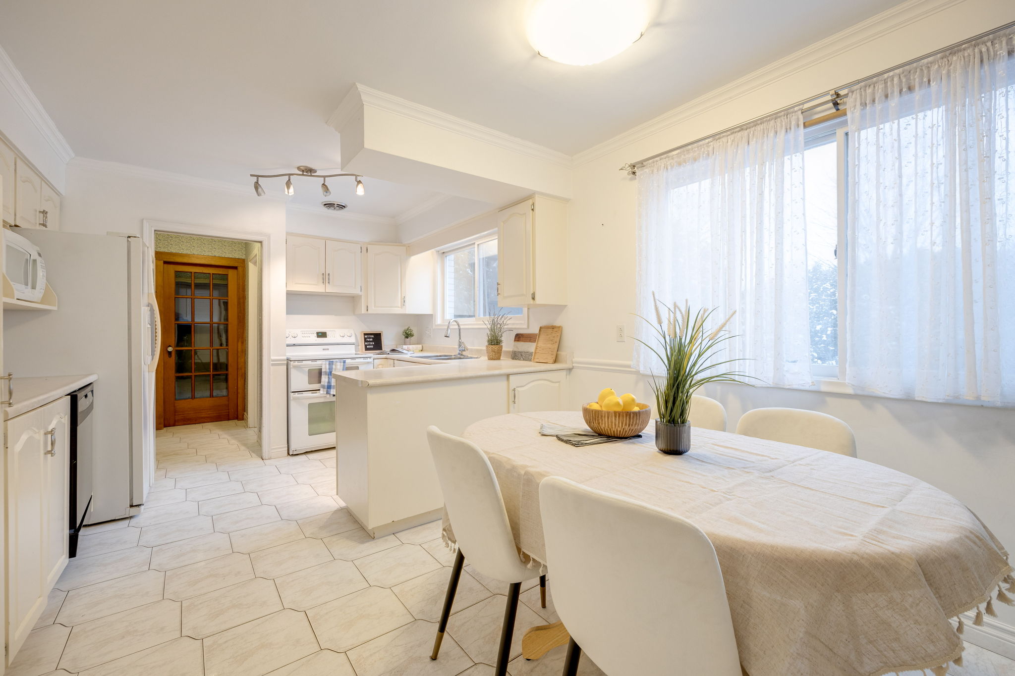 Oshawa property showcase — delivered property photograph 13