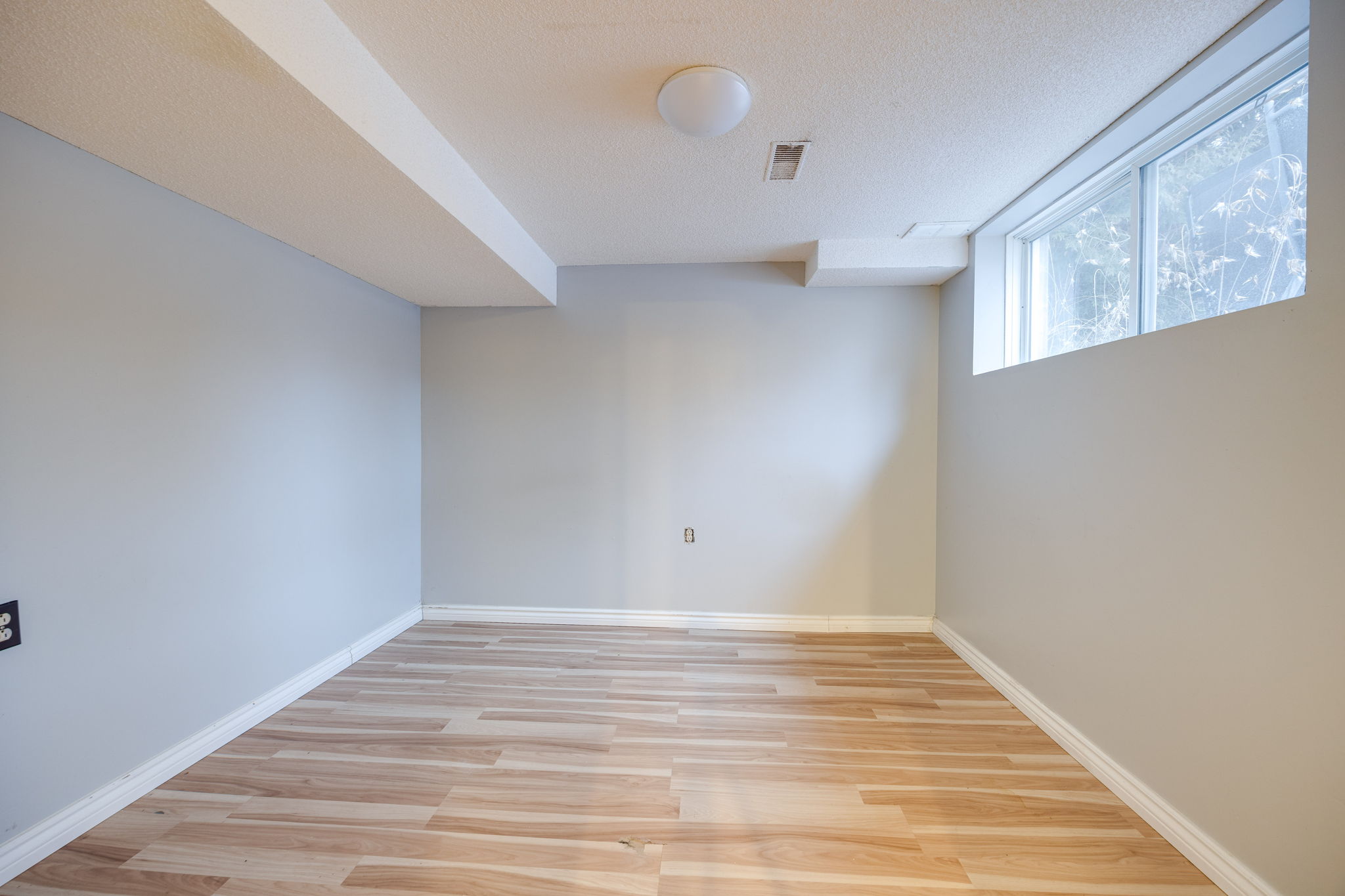 Oshawa property showcase — delivered property photograph 39