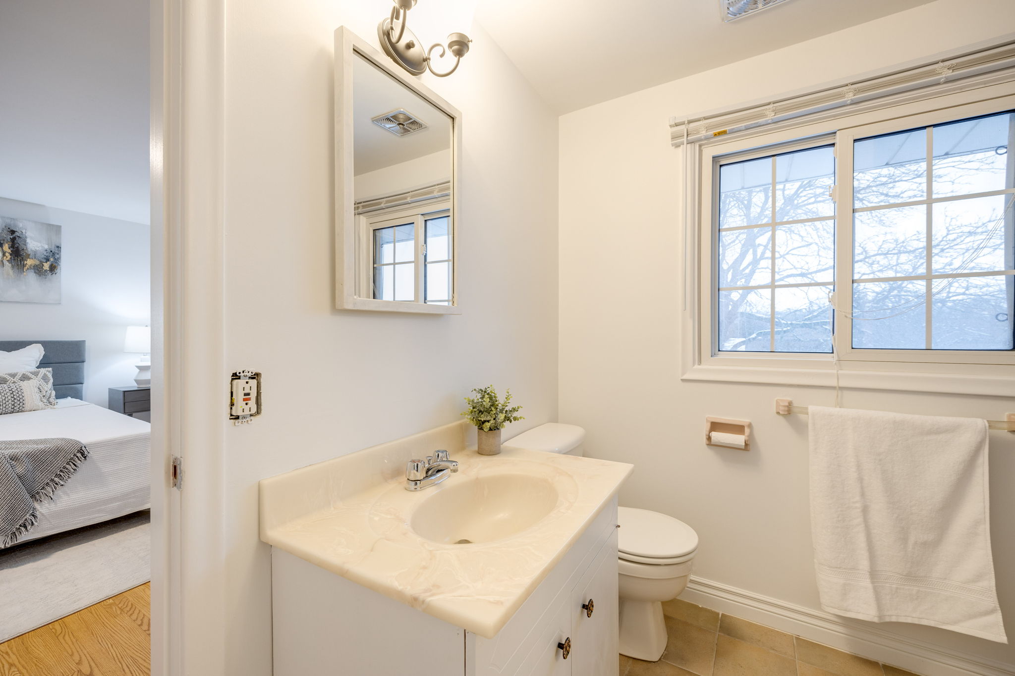 Oshawa property showcase — delivered property photograph 24