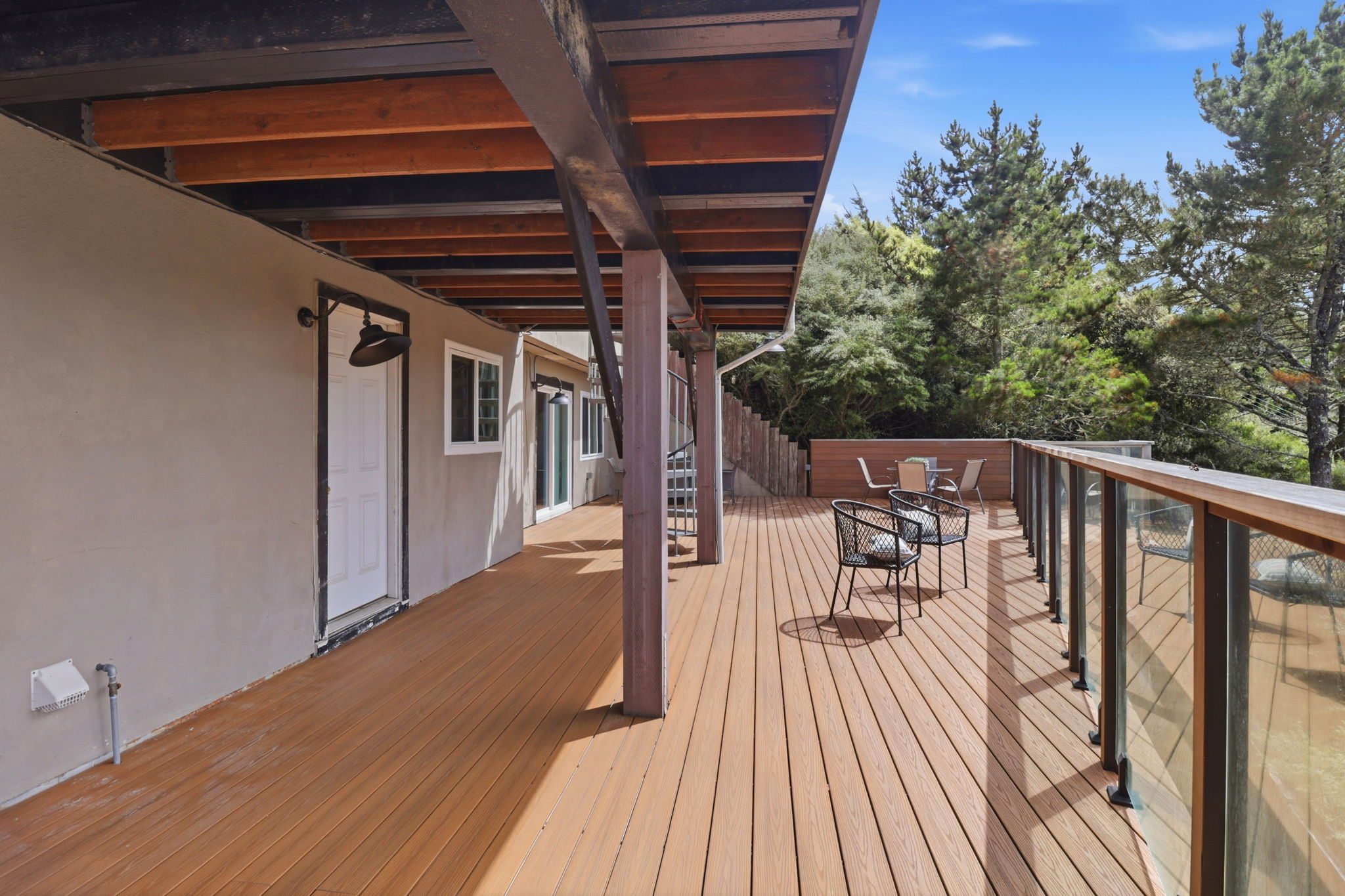 044_f8_221 Merced Dr