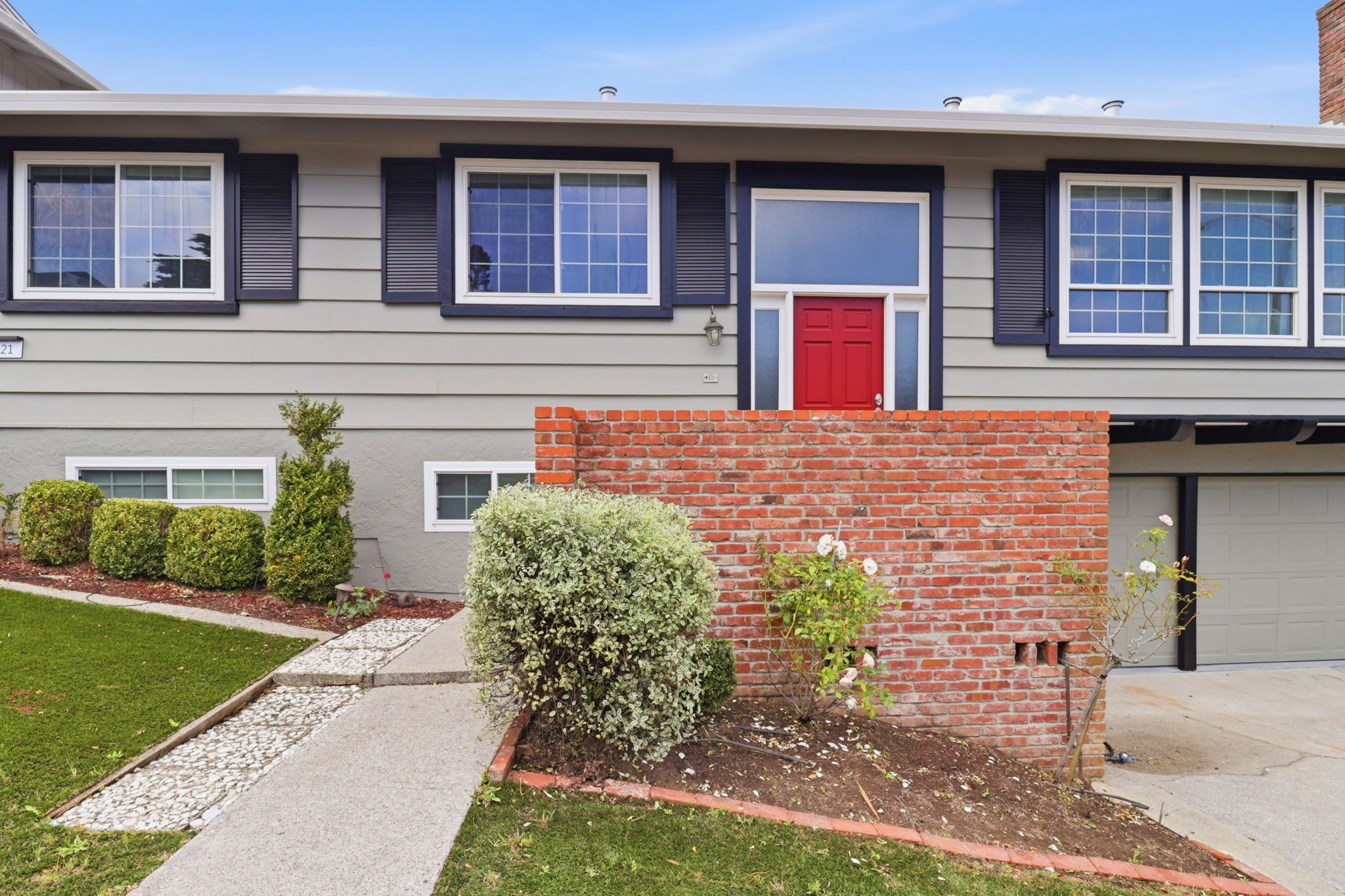 006_F8_221 Merced Dr