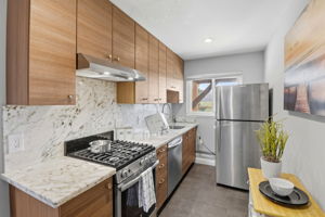 015_f8_221 Merced Dr