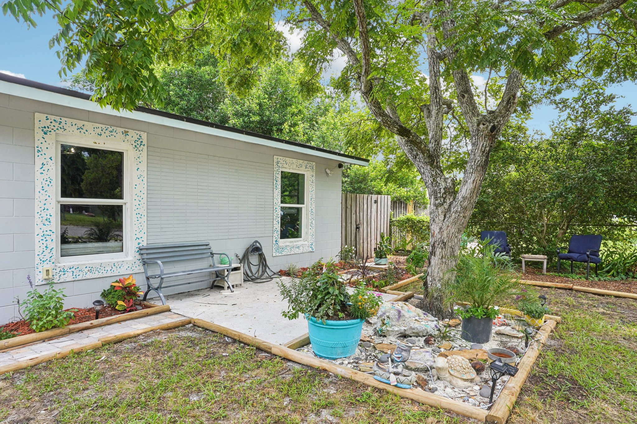 N Devon Ave-S2208-004.jpg