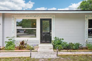 N Devon Ave-S2208-005.jpg
