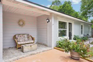 N Devon Ave-S2208-006.jpg