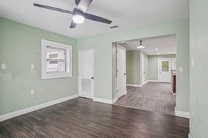 N Devon Ave-S2208-009.jpg
