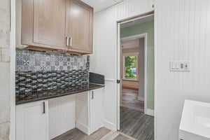 N Devon Ave-S2208-031.jpg
