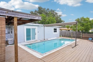 N Devon Ave-S2208-037.jpg