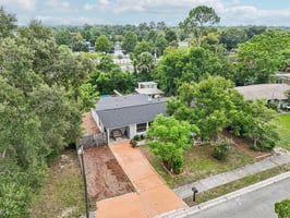 N Devon Ave-S2208-043.jpg