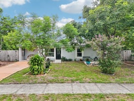 N Devon Ave-S2208-049.jpg