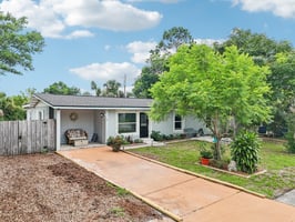 N Devon Ave-S2208-050.jpg
