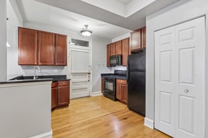 N Oak Park Ave-S1208-015.jpg