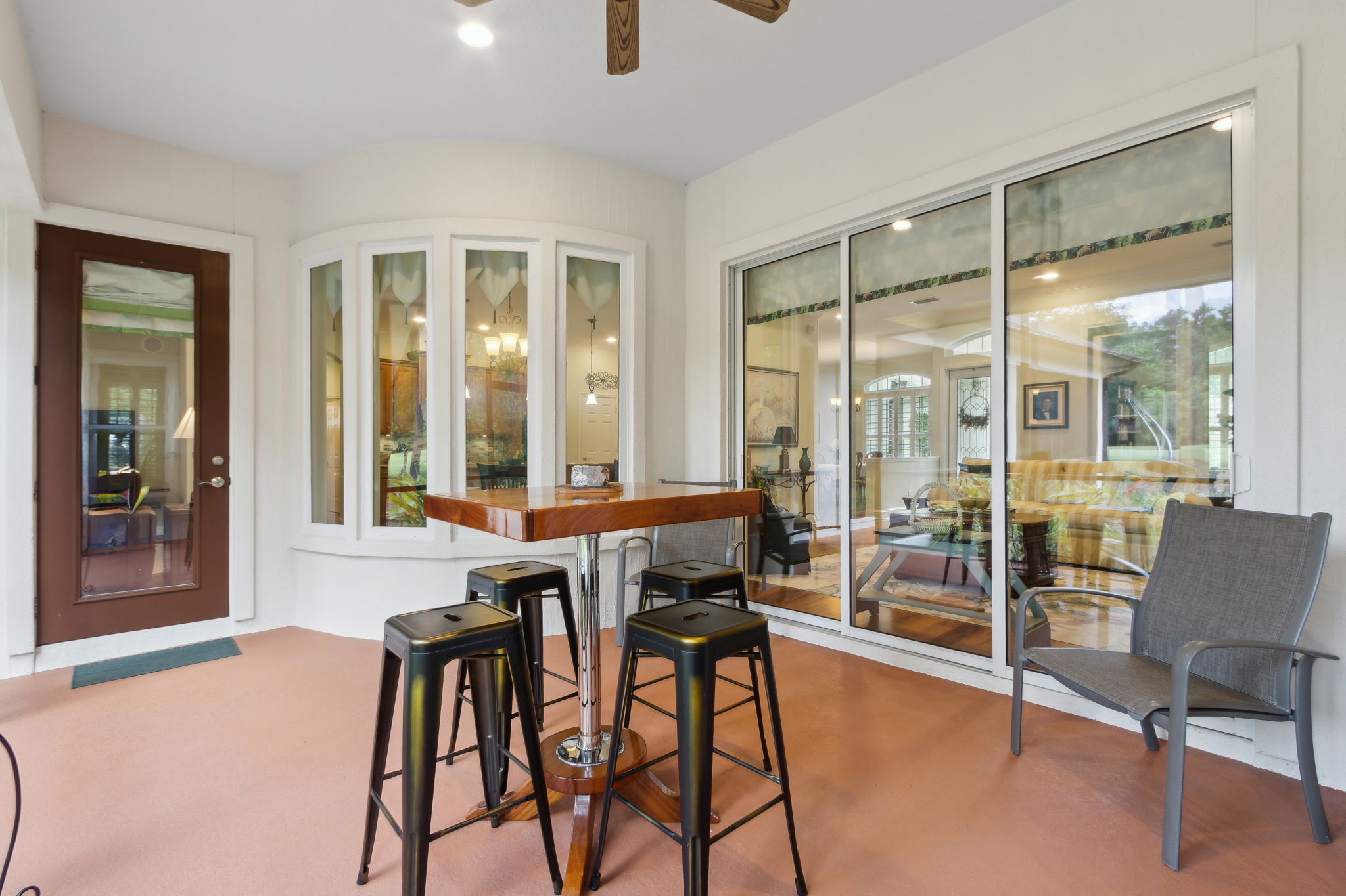 Screened-in Porch