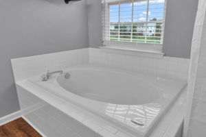 Oversized Tub!