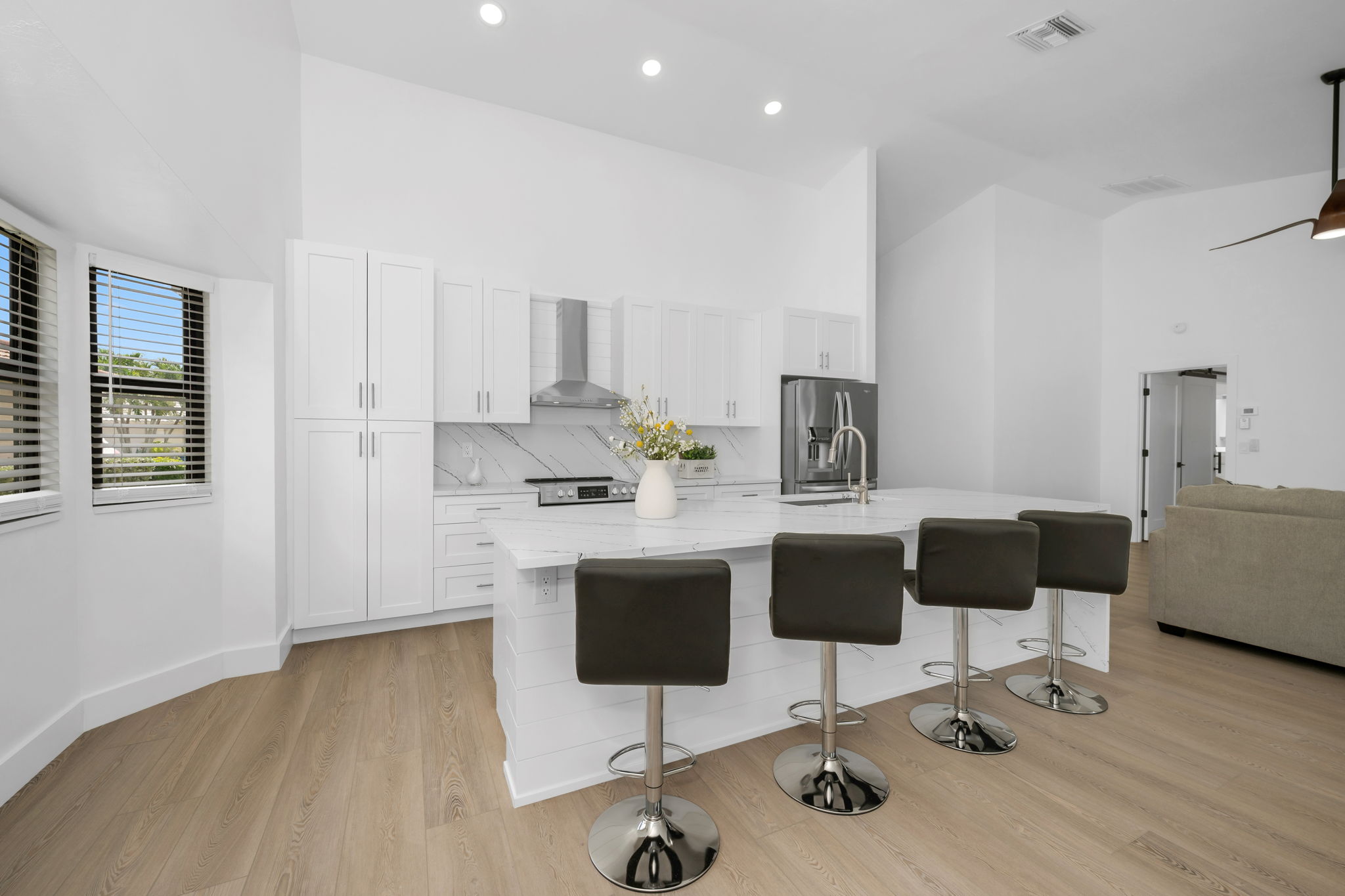Breakfast Bar - Kitchen 2