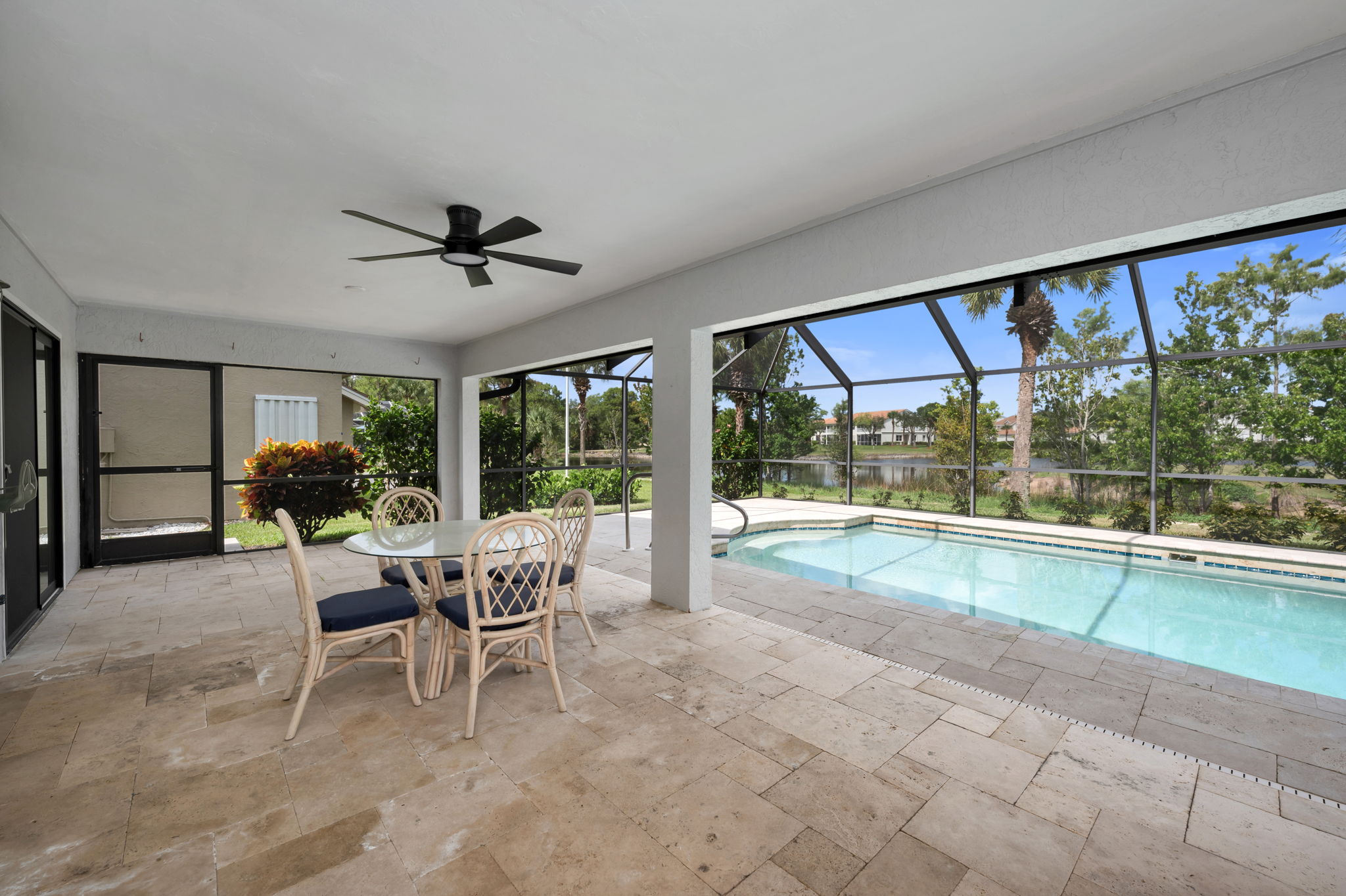 Outdoor Living - Dining