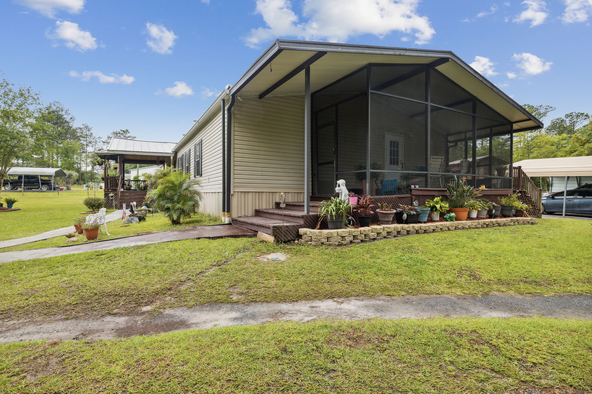 Screened-in Porch