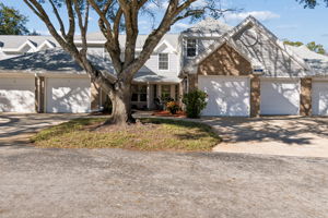 Welcome Home! 2210 Coach House Blvd. 406 Orlando, FL 32812