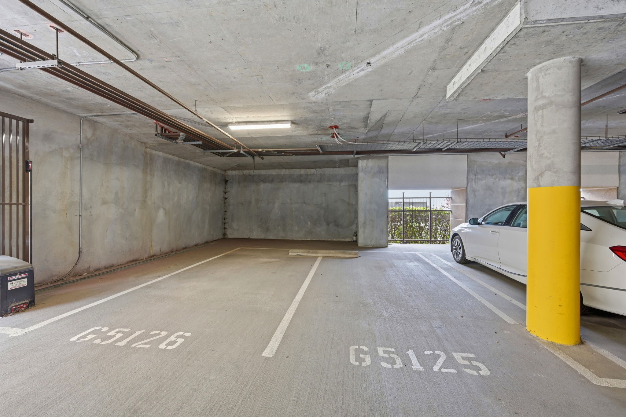 035_F8_2210 Gellert Blvd 5301
