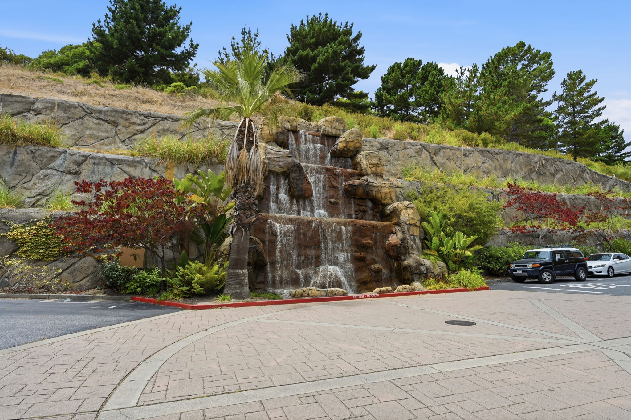 041_F8_2210 Gellert Blvd 5301