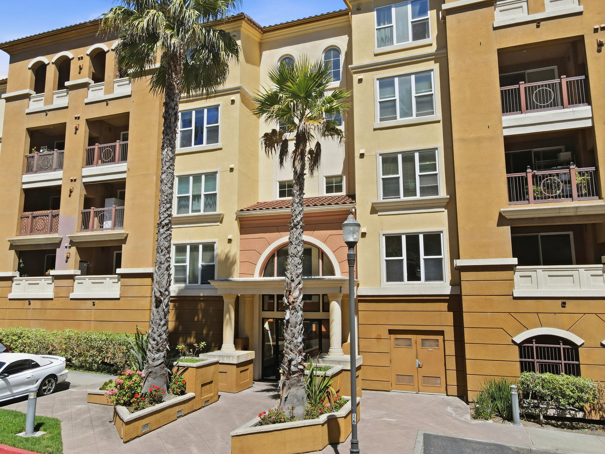 002_F8_AERIAL_2210 Gellert Blvd 5301
