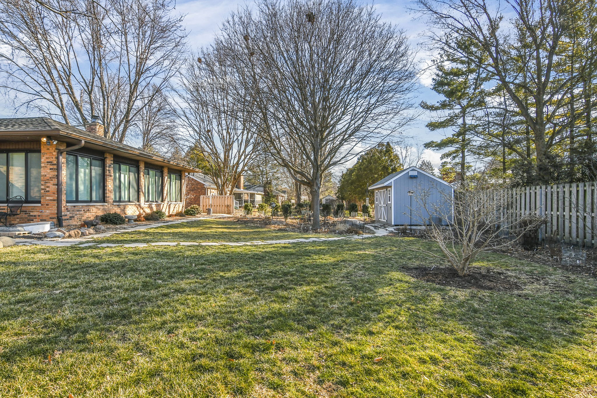 2210 Huntleigh Rd, Springfield, IL 62704 Design Eyes Photography