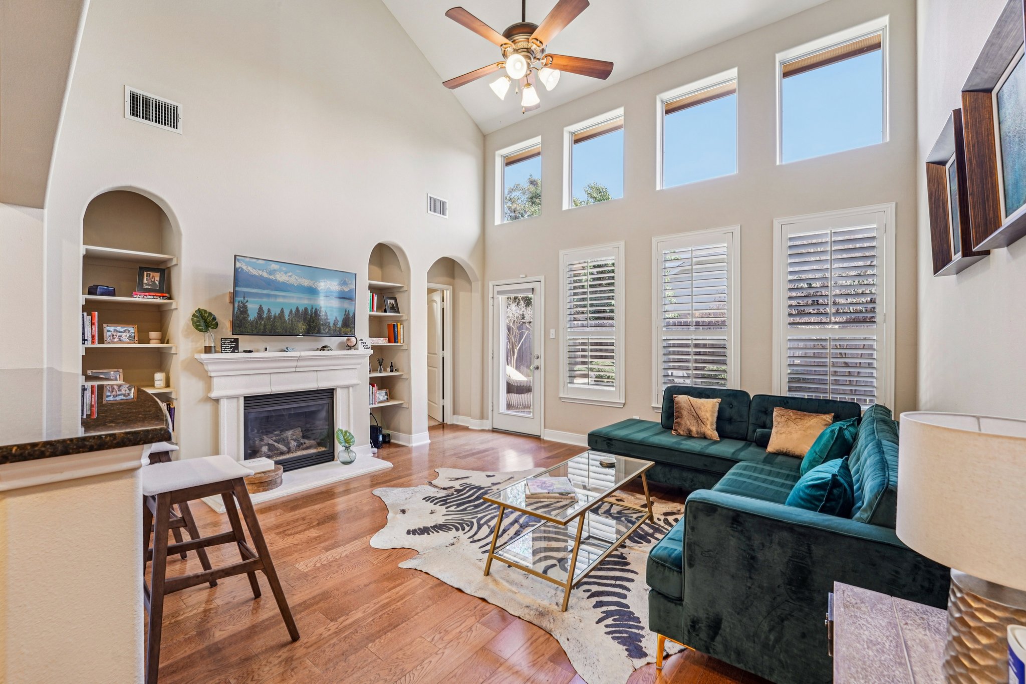 Onion Creek Pkwy 1104-S1802-006.jpg