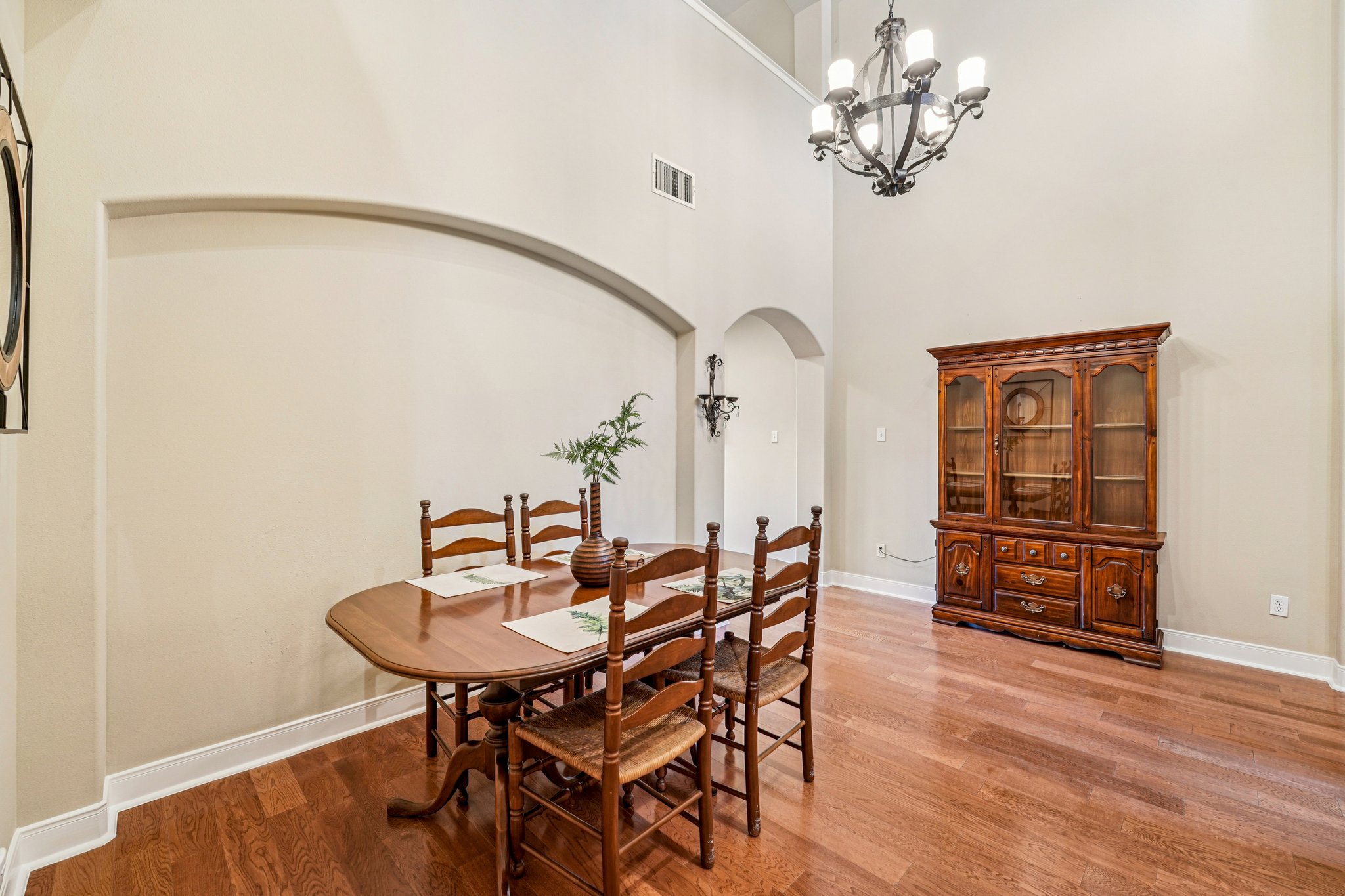 Onion Creek Pkwy 1104-S1802-009.jpg