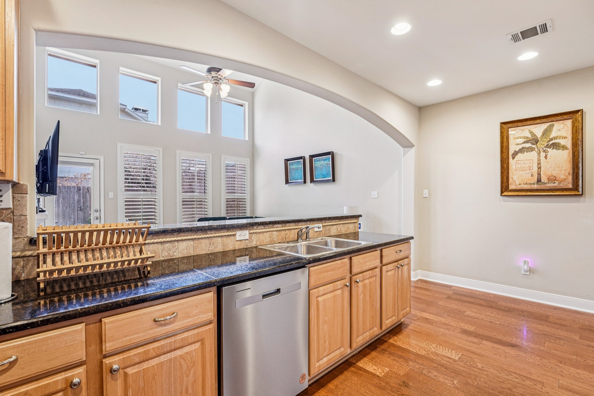 Onion Creek Pkwy 1104-S1802-014.jpg