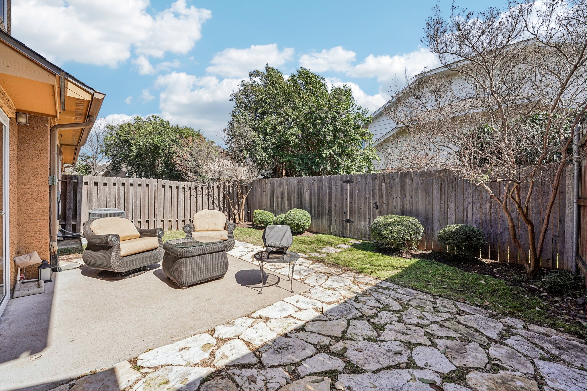 Onion Creek Pkwy 1104-S1802-033.jpg